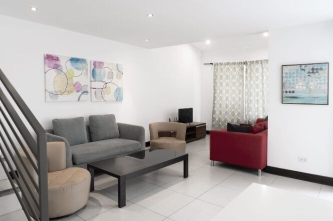 GUACHIPELIN NORTE DE 4 HABITACIONES - JARDIN - AMUEBLADA in Escazú, San José — $2,400