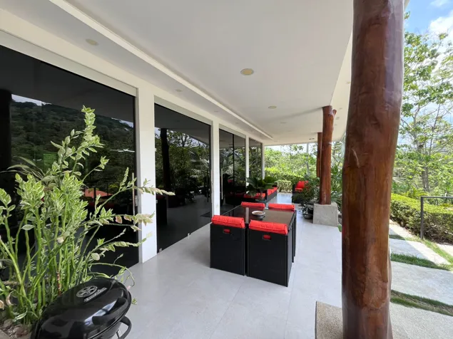 Venta de villa vacacional cerca de Playa Blanca en Jacó, Garabito, Puntarenas — $985,000 - Foto 3 de 19