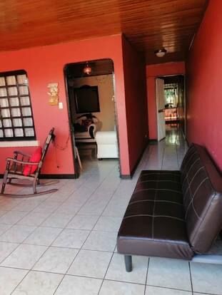 Casa y apartamentos en Alajuela centro en Alajuela — ₡ 1 800 000 008