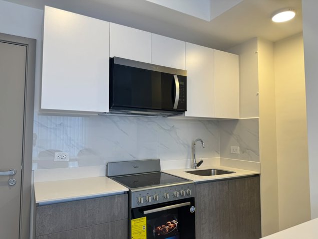 Alquiler de Apartamento en Condominio Sky House / Paso Ancho en Carmen, San José — ₡ 550 000