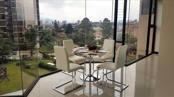VENTA DE APARTAMENTO, ESCAZU, SAN RAFAEL, CONDOMINIO ALTOS DE MARBELLA en San Rafael, Escazú, San José — $385,000 - Foto 4 de 6