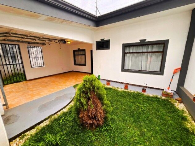Venta de Casa en Caballo Blanco-Dulce Nombre, Cartago. RAH 26-409 in Dulce Nombre, Cartago — $123,000