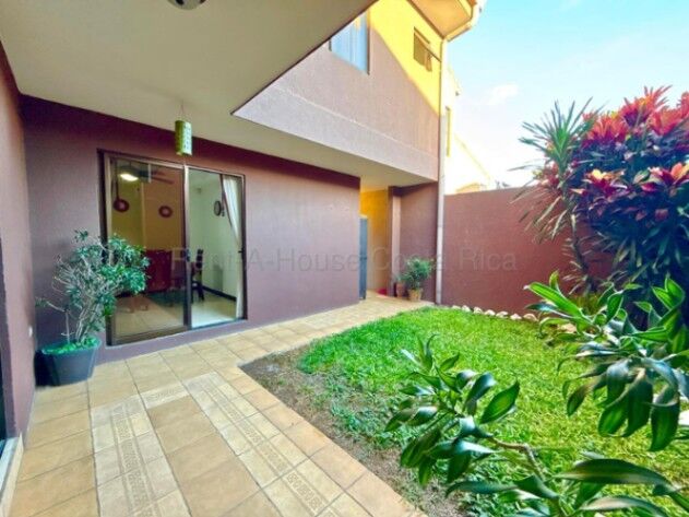 CASA EN VENTA EN SAN FRANCISCO DE HEREDIA en San Francisco, Heredia — ₡ 121 000 000