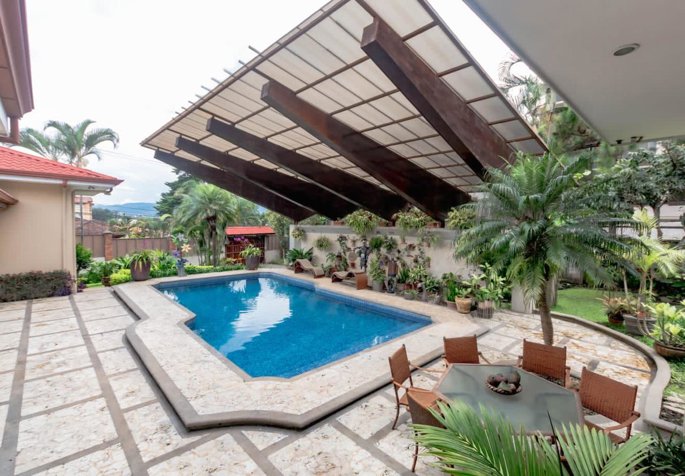 Venta o Alquiler de Casa en Escazú Bello Horizonte - COD SMPP1384 en San Rafael, Escazú, San José — $6,500 - Foto 2 de 23