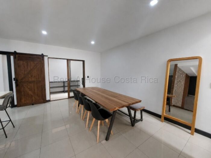 Venta de linda y amplia casa en Brasil de Santa Ana 26-2264 in Brasil, Santa Ana, San José — ₡ 118 000 000