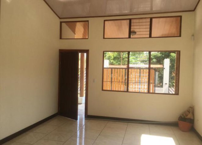 Venta de bonita Casa en Rio Grande de Atenas en Atenas, Alajuela — $85,000 - Foto 2 de 14