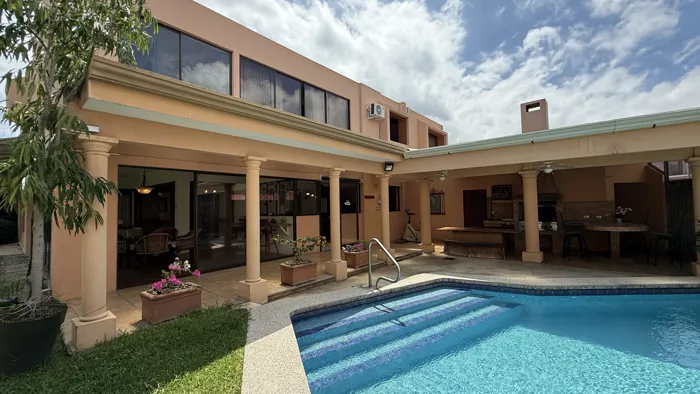 Venta Casa del Sol, Trejos Montealegre en San Rafael, Escazú, San José — $899,000