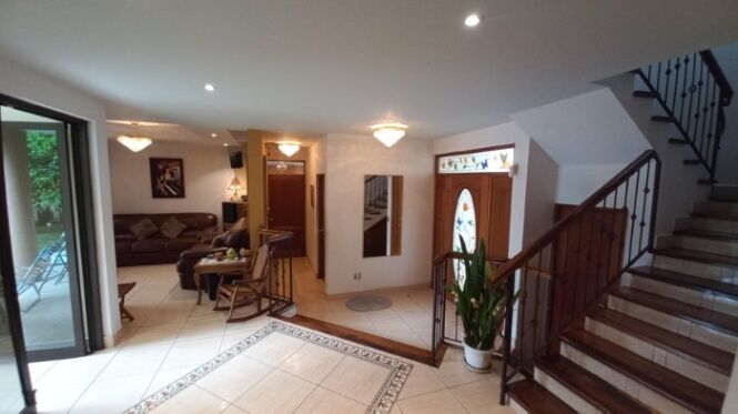 Venta de Casa en Guadalupe-Mata de Plátano, San José. en Guadalupe, Goicoechea, San José — $350,000