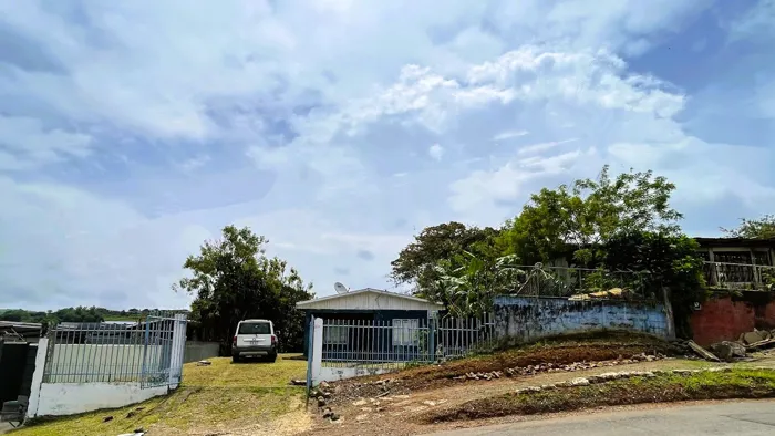 SE VENDE TERRENO CON CASA EN SAN ISIDRO, SAN RAMÓN en San Isidro, San Ramón, Alajuela — $165,000
