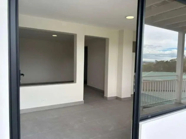 Se alquila apartamento en Escazú San Rafael 26-1294 in Escazú, San José — $1,100 - Photo 2 of 12