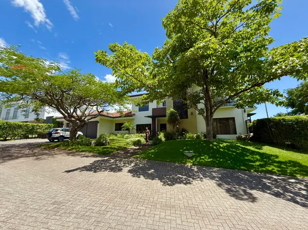 Casa en alquiler Santa Ana en Santa Ana, San José — $5,000