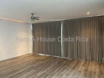 Venta de Apartamento Tipo Loft de 3 Niveles en San Rafael de Escazú. en San Rafael, Escazú, San José — $229,000 - Foto 5 de 20