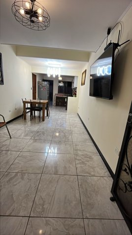 Venta de amplia casa en Desamparados in Carmen, San José — ₡ 72 000 000 - Photo 3 of 10