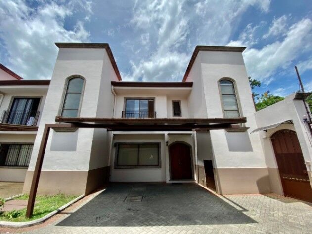 ¡Encuentra tu hogar perfecto en este condominio de lujo en Santa Ana 🏠🏠 in Santa Ana, San José — $185,000