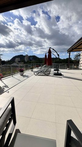 Condominio de 3 habitaciones con vista a la montaña: en Live Jacó en Jacó, Garabito, Puntarenas — $289,000 - Foto 2 de 10