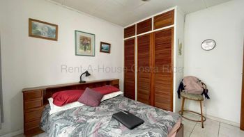 Venta de Casa Esquinera de una Planta en San Rafael de Escazú. RAH 27-289 en San Rafael, Escazú, San José — $275,000 - Foto 4 de 16