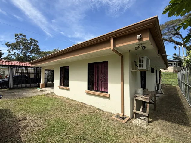 SE VENDE LINDA CASA EN VILLA HERMOSA LIMON, COSTA RICA en Limón — ₡ 70 000 000 - Foto 2 de 54