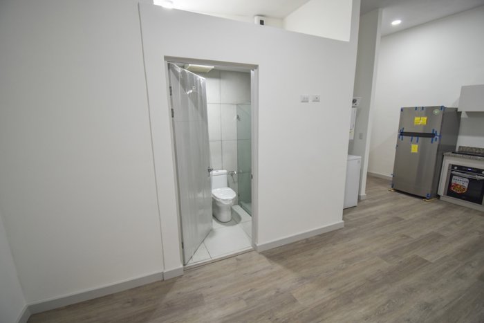 Apartamento con Línea Blanca de 1 Habitación en Barrio Escalante in Carmen, San José — $115,900 - Photo 2 of 12
