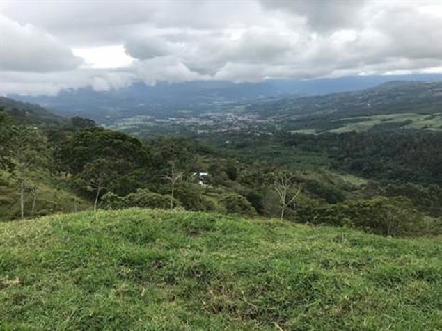 Finca de 20,974 con vistas de Cartago en Atenas, Alajuela — $142,000 - Foto 2 de 5