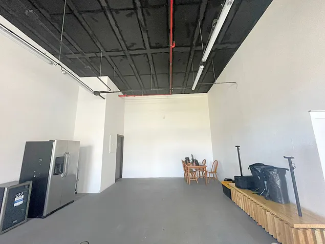 Office / Commercial Space for Rent - Storefront on the Street in Hospital, San José — $1,700 - Photo 3 of 7