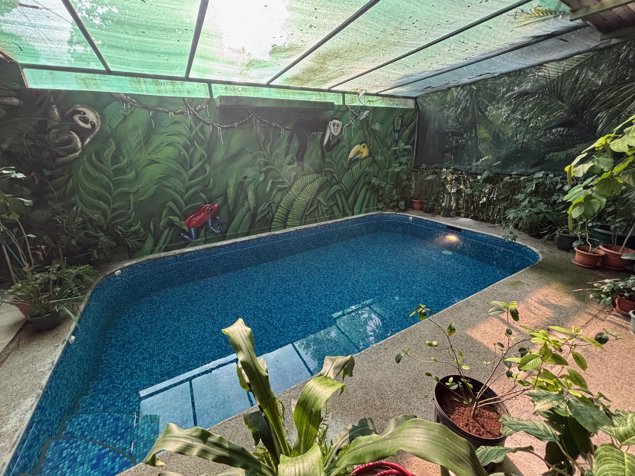 Casa amueblada con piscina en Atenas en Atenas, Alajuela — $199,000