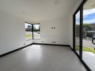 House for Sale in Ulloa-Heredia. RAH 27-1033 in Ulloa, Heredia — $775,000 - Photo 5 of 19