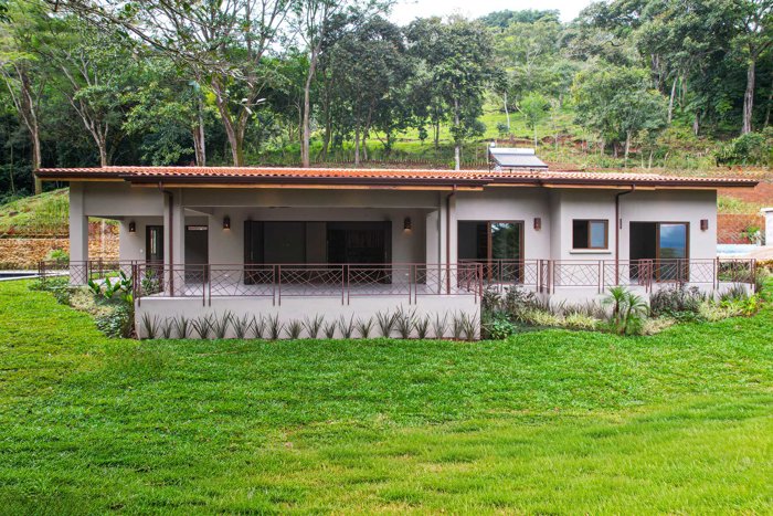Brand-New Contemporary Home with View – Atenas in San José, Atenas, Alajuela — $845,000