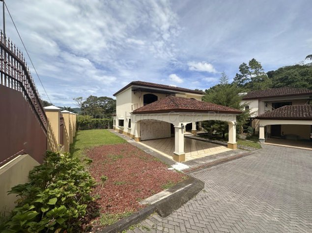 Venta de Casa en Mora-Colón. RAH 27-566 en Colón, Mora, San José — $550,000