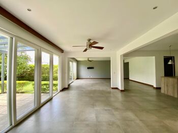 Alquiler de casa en condominio, Guachipelín, Escazú. RAH 26-128  in San Rafael, Escazú, San José — $3,500 - Photo 5 of 20