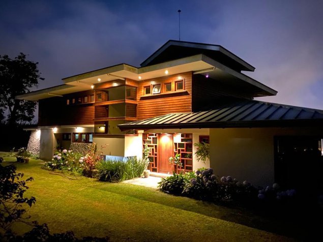 Vendo hermosa casa en San Ramón de Tres Rios in San Ramón, La Unión, Cartago — $990,000