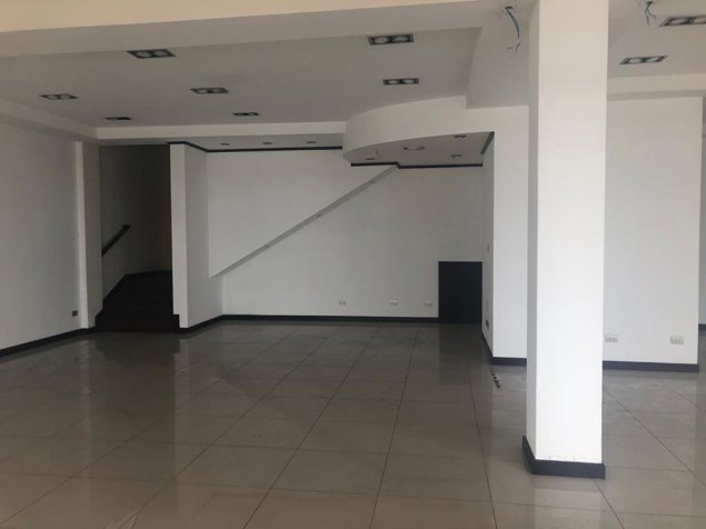 LOCALES COMERCIALES EN ALQUILER EN HEREDIA en Heredia — $1,600 - Foto 2 de 10