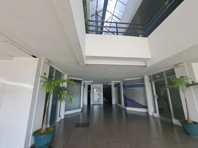 ALQUILER DE EDIFICIO DE LOCALES COMERCIALES, MORAVIA, PLAZA DORADA en San Vicente, Moravia, San José — ₡ 800 000 - Foto 3 de 23