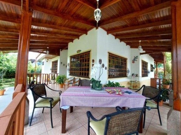 MLS-24-1045 LS VENTA CASA CON 2 APARTAMENTOS SANTA BARBARA HEREDIA in Santa Bárbara, Heredia — ₡ 235 000 000