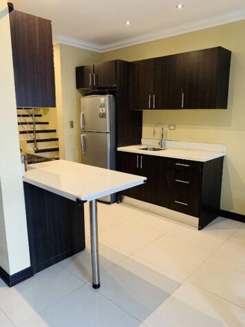 Casa Moderna con Vista Panorámica en Bello Horizonte, Escazú | 141 m² | 3 Dormitorios en San Rafael, Escazú, San José — $198,000