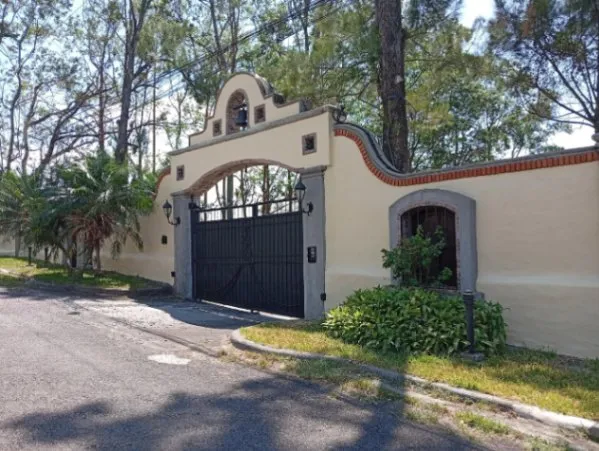 Alquiler de Casa en Santa Ana, San José. RAH 25-1499 in Santa Ana, San José — $6,000