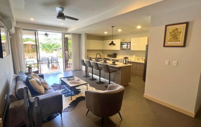 Apartamento en condominio La Estancia en Playa Herradura, Puntarenas en Jacó, Garabito, Puntarenas — $370,000