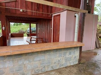 Cabina rustica con clima fresca y vista en MonteVerde, Volcan, Buenos Aires. en Volcán, Buenos Aires, Puntarenas — $125,000 - Foto 4 de 14