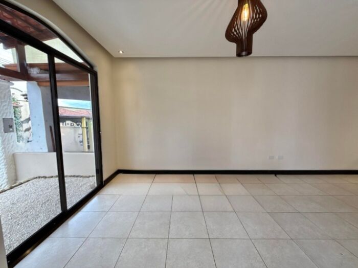 Venta de Casa en San Francisco de Heredia. en San Francisco, Heredia — $196,000