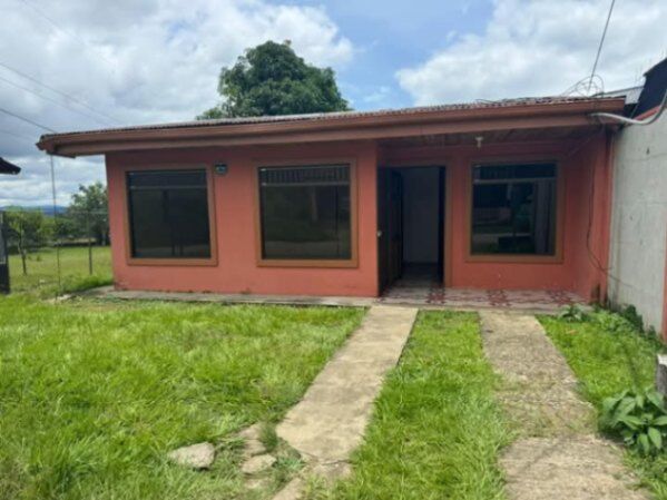 Casa Familiar en Las Brisas de Villa Ligia – Ubicación Privilegiada y Comodidad Total. en Daniel Flores, Pérez Zeledón, San José — ₡ 55 000 000