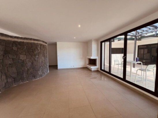 Alquiler de Casa en Residencial  26-1240 in San Rafael, Escazú, San José — $1,400
