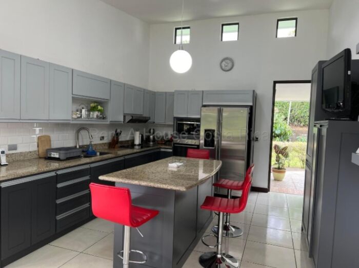 Casa de Lujo en Lote de 7,011 m² Rodeada de Naturaleza #25-1533 GS en Barva, Heredia — $890,000