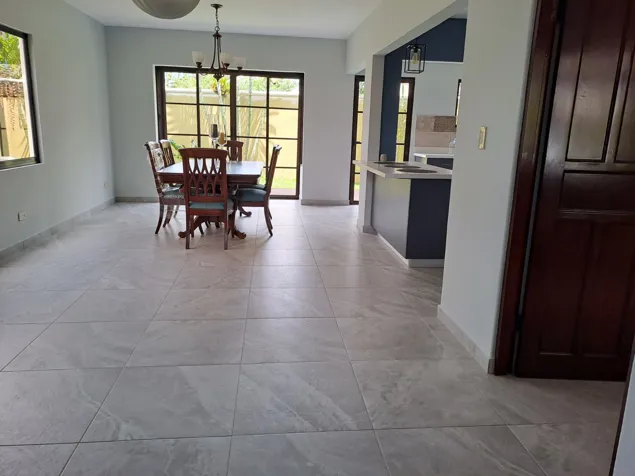 Venta casa remodelada Condominio Lomas de Granadilla en Granadilla, Curridabat, San José — ₡ 180 000 000 - Foto 3 de 17