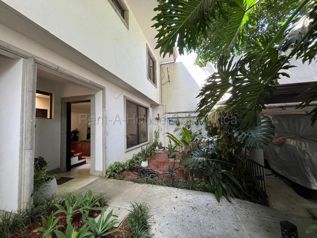 CASA EN VENTA EN SAN RAFAEL ESCAZÙ en San Rafael, Escazú, San José — $240,000 - Foto 3 de 11