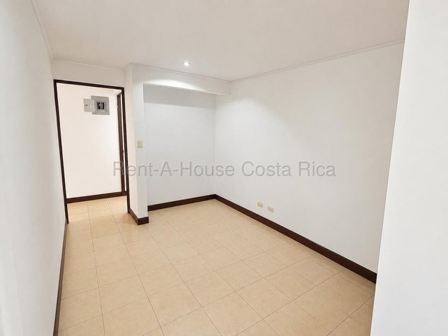 Venta de Casa en Cartago-Agua Caliente o San Fco. RAH 27-434 en Aguacaliente, Cartago — ₡ 53 000 000 - Foto 2 de 5