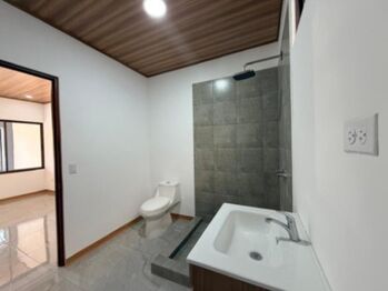 Venta de Casa en San Francisco de Heredia. RAH 26-1212 in San Francisco, Heredia — $194,000 - Photo 5 of 16