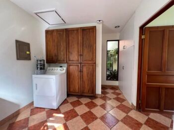 Venta de Casa en Escazú-San Rafael. RAH 26-1295 in San Rafael, Escazú, San José — $850,000 - Photo 4 of 20