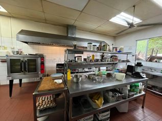 Venta de propiedad comercial adaptada para restaurante con amplios espacios #27-111 GS in Pozos, Santa Ana, San José — $1,300,000 - Photo 4 of 5