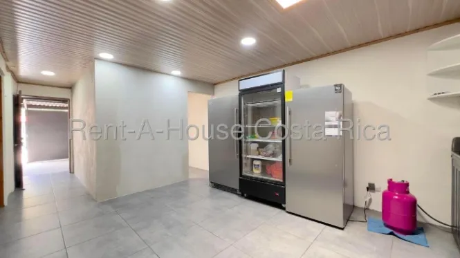 Sale Mixed-Use Property in Santa Ana. RAH 26-1478 in Santa Ana, San José — $272,000 - Photo 3 of 6
