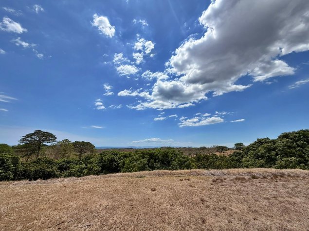 Venta finca con vista al mar y árboles frutales, Garabito. (MV) en Jacó, Garabito, Puntarenas — $560,000 - Foto 3 de 13