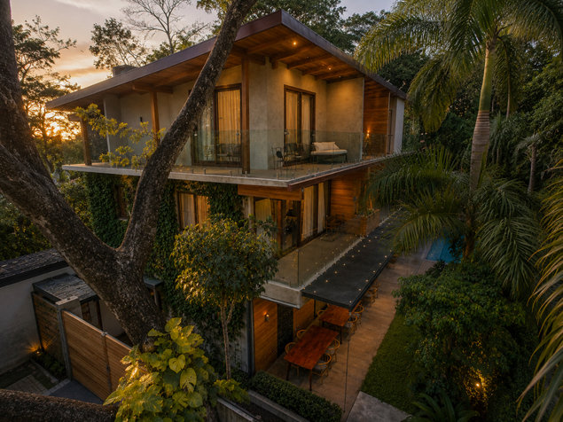 Boutique Hotel de 9 Habitaciones a Pasos de la Playa en Santa Teresa in Cóbano, Puntarenas — $2,450,000